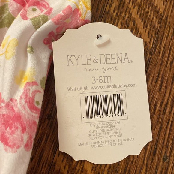 Kyle & Deena Onesie Set - Picture 2 of 5